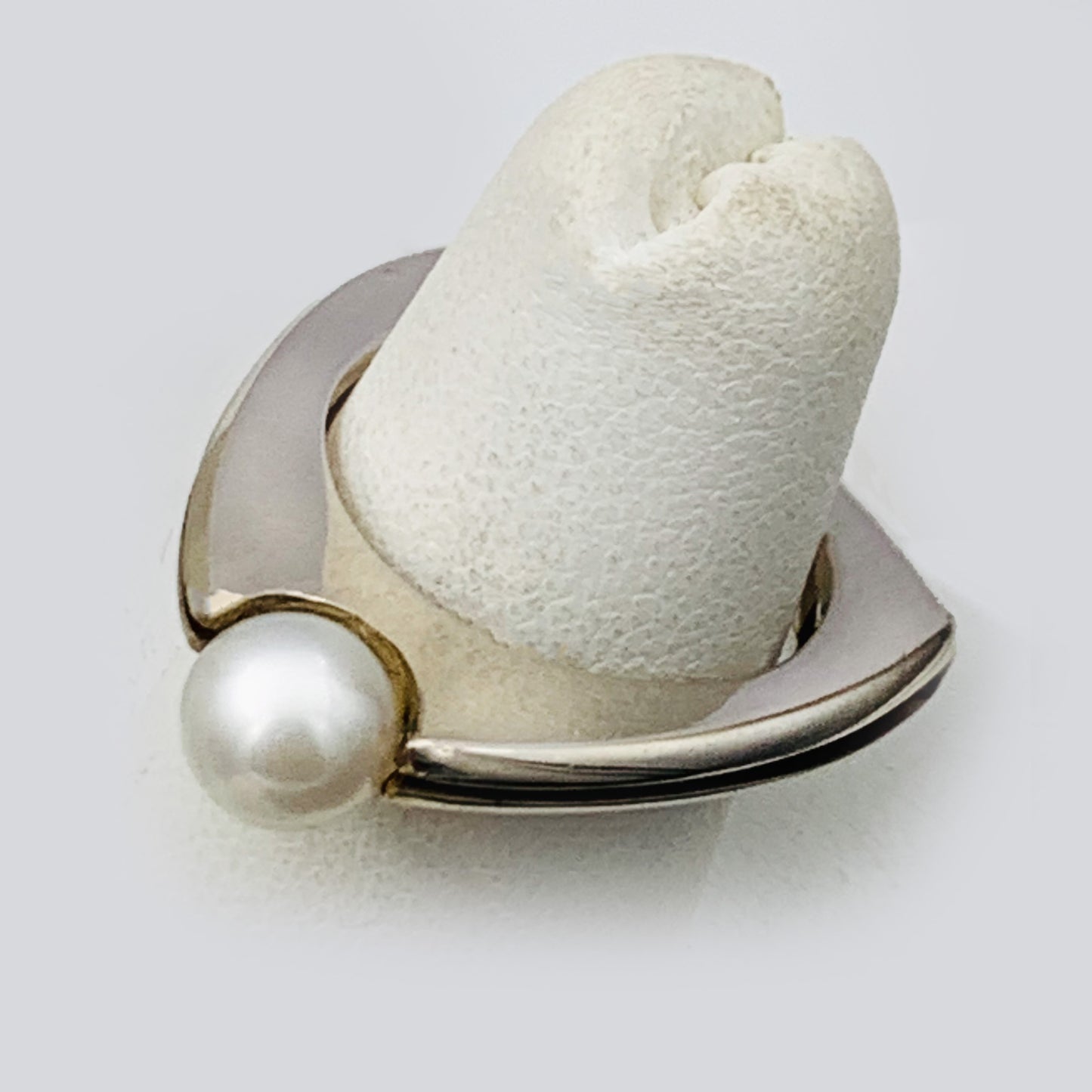 Minimalist Sterling Silver Ring with White Pearl