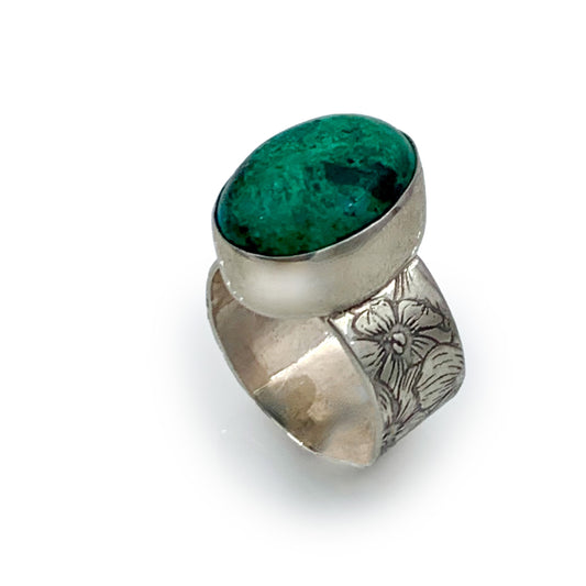 Dramatic, Edgy, modern, understated and classic,